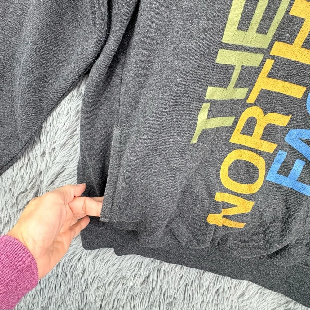 North Face Hoodie Mens Small Gray Spellout Graphic Pullover